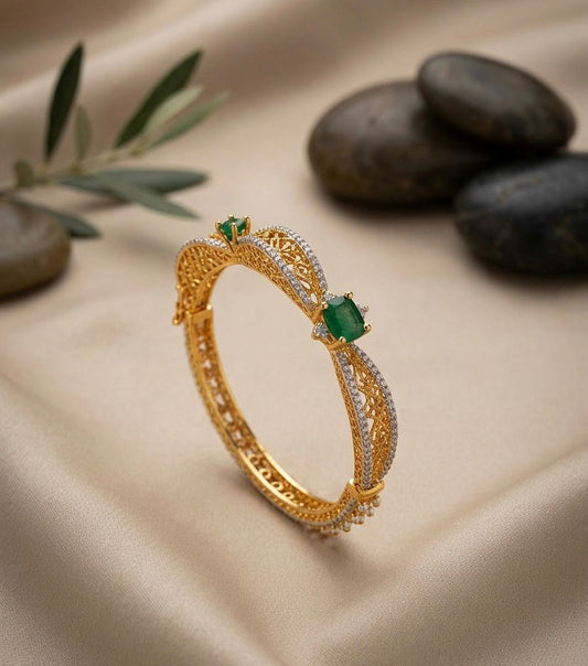 Emerald Grace Armlet