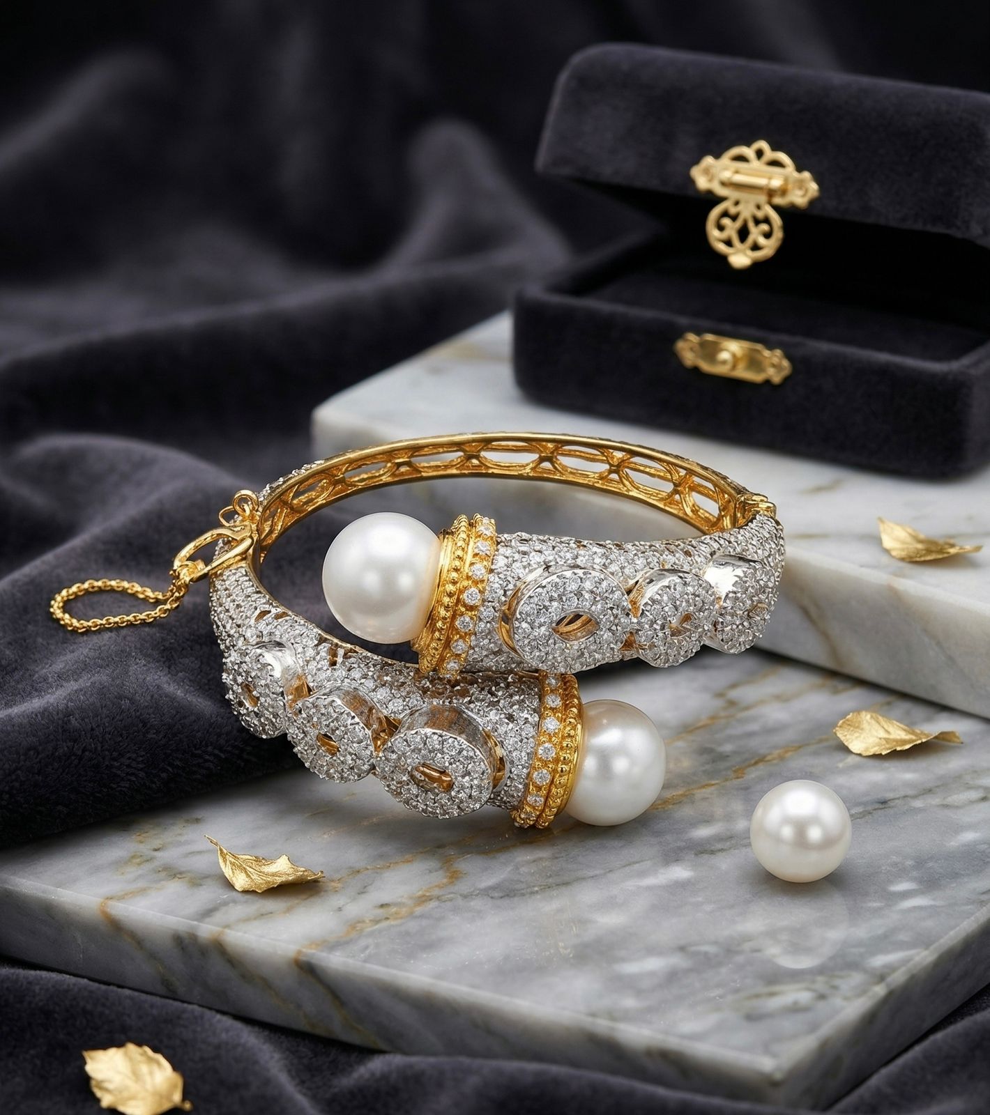 Pearl Luxe Armlet