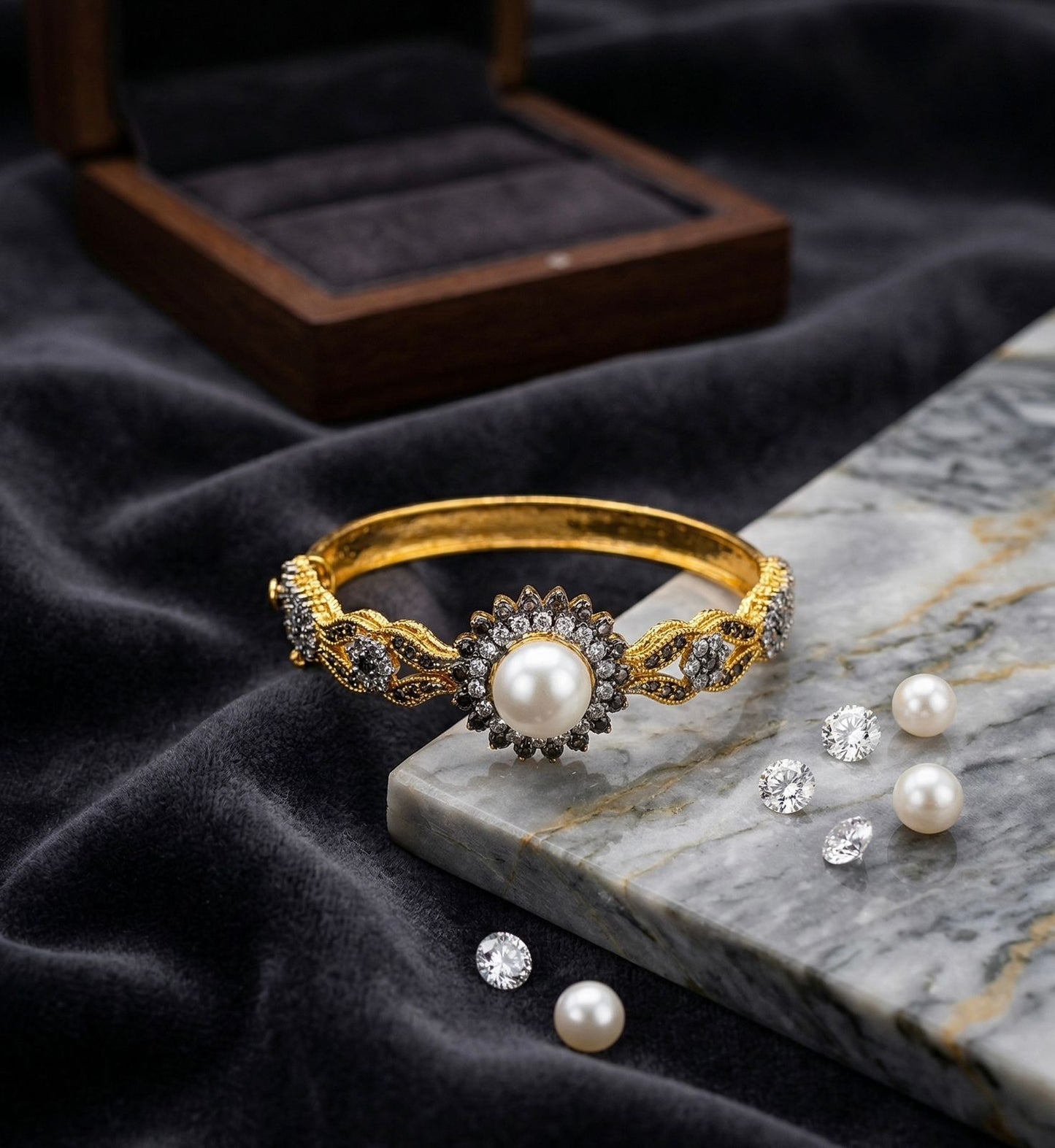 Noor-e-Pearl Armlet