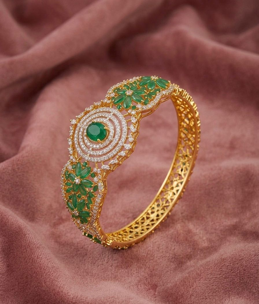 Verdant Majesty Armlet