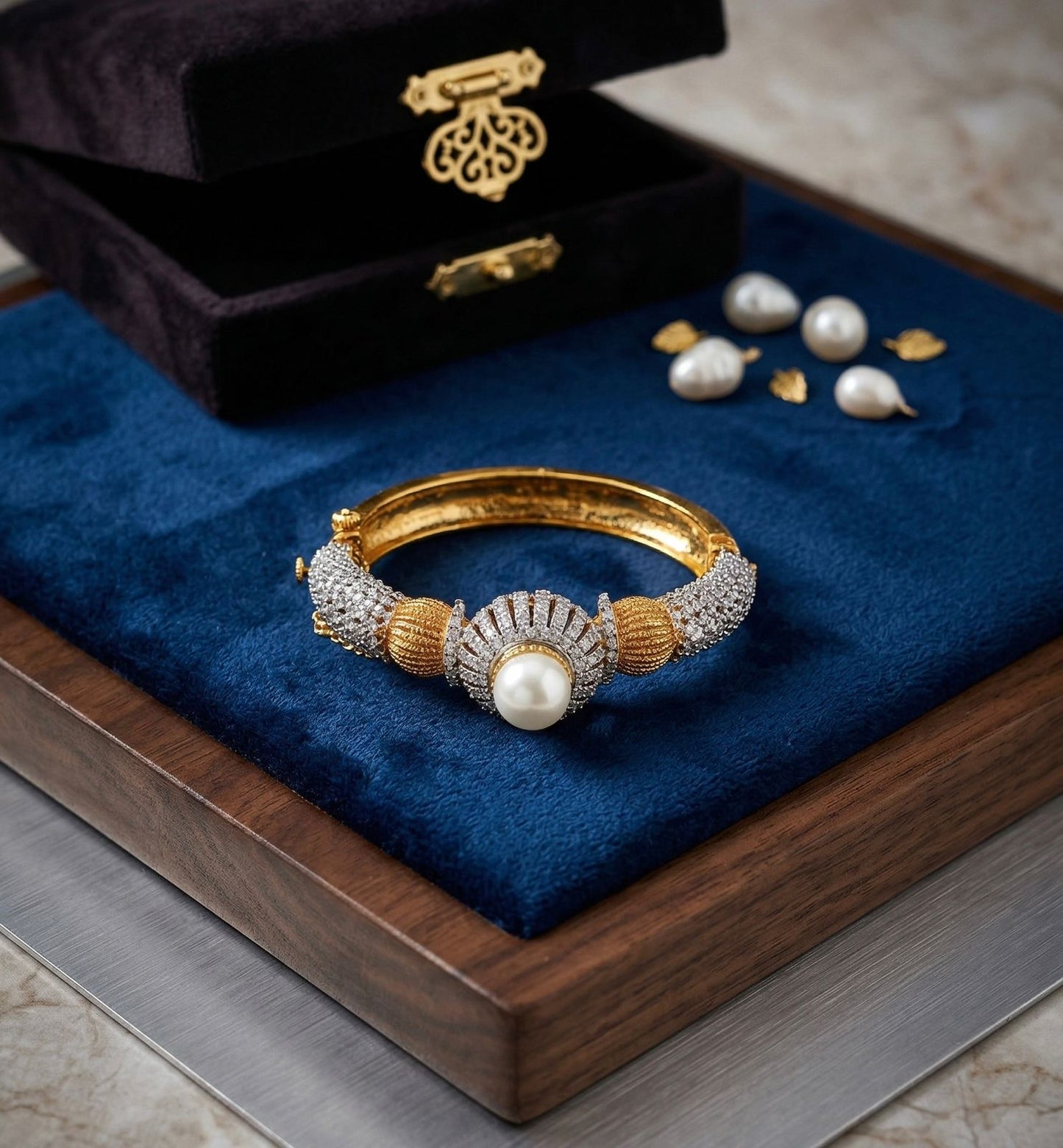 Luna Pearl Luxe Armlet