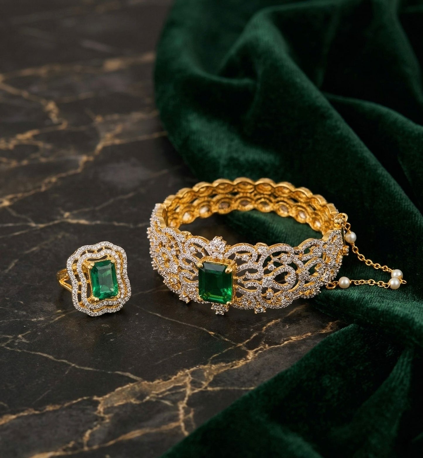 Emerald Sovereign Armlet Set 💚