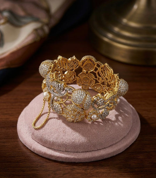 Royal Mosaic Pearl Armlet
